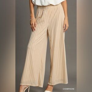 Women's Wide Leg Pants in Champagne
